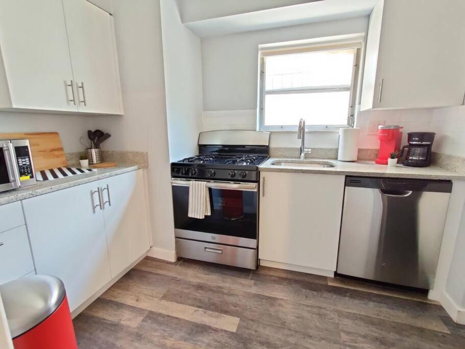 Cozy 1bdr In Philly Hosted By Stayrafa 2r Apartment