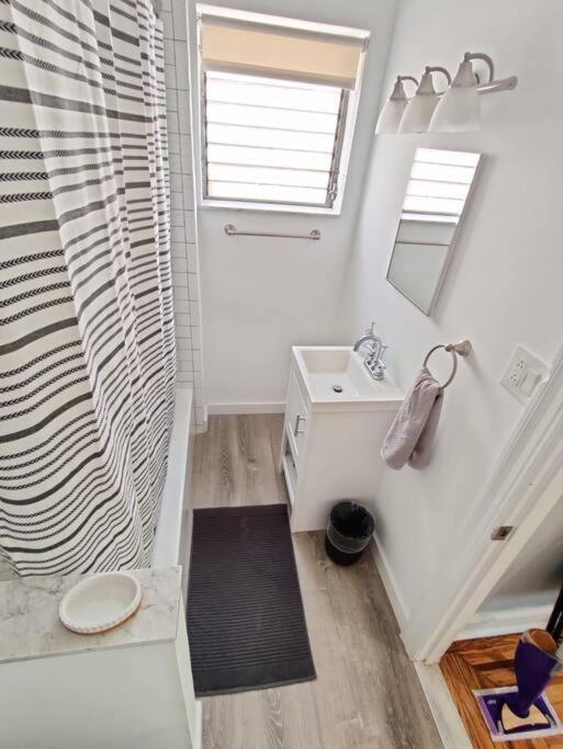 Apartment Cozy 1bdr In Philly Hosted By Stayrafa 2r