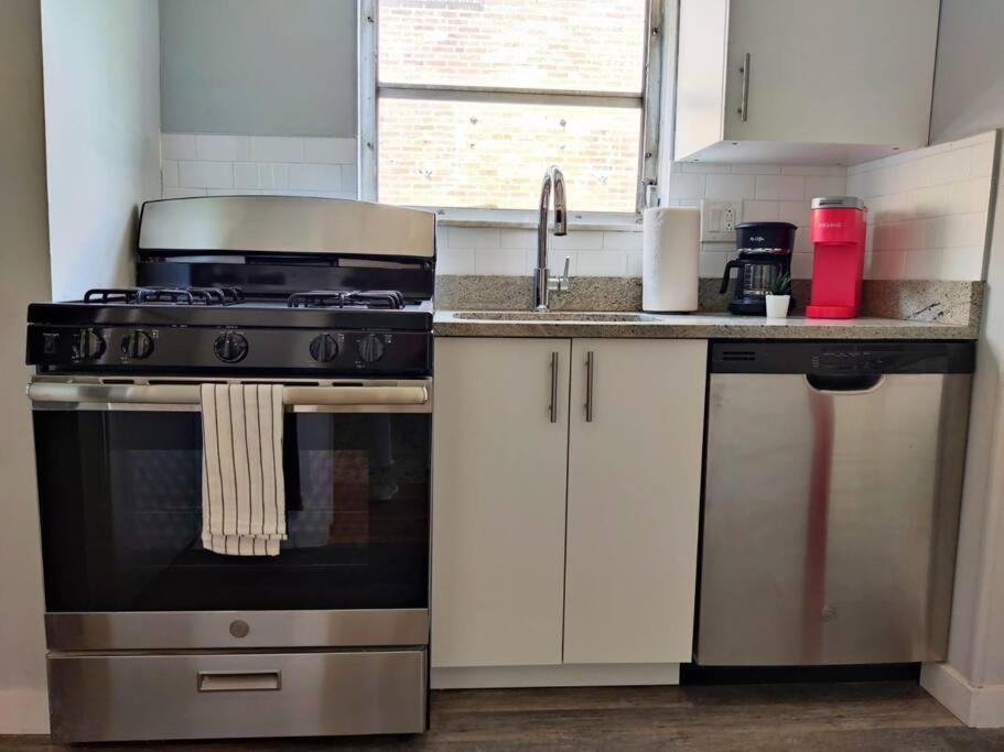 Cozy 1bdr In Philly Hosted By Stayrafa 2r Apartment *